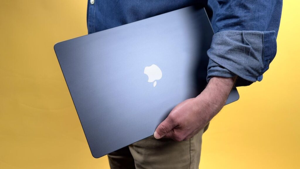 MacBook 4